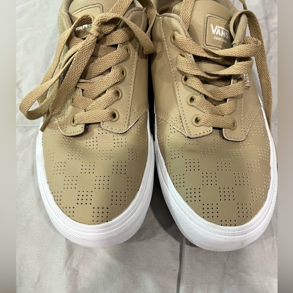 Perforated lace up leather Vans Women’s size 10 1/2 / Men’s size 9. - Picture 8 of 9